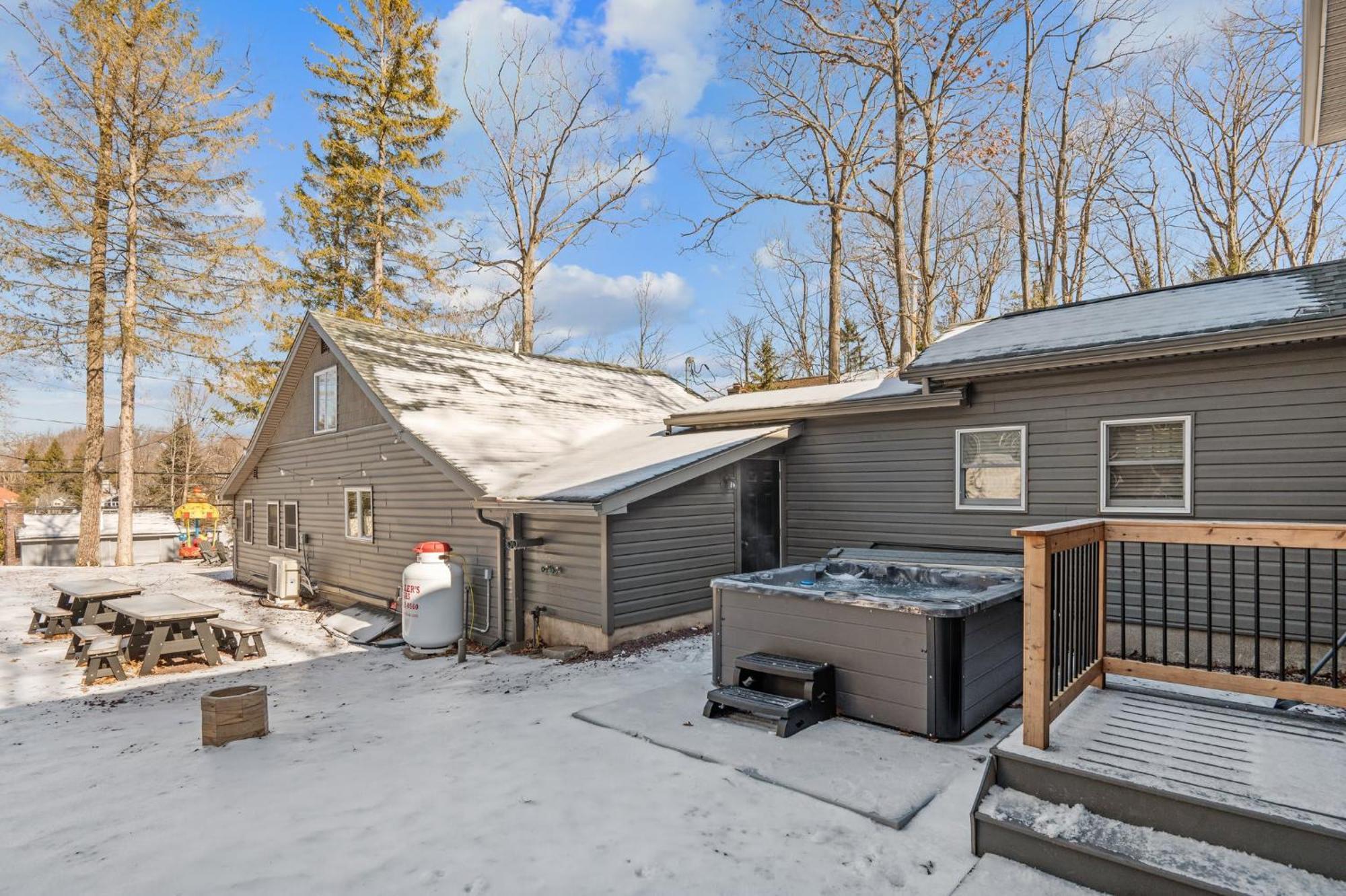 Luxury Sleeps 22 Game Loft Hot Tub Etc * Lake Harmony