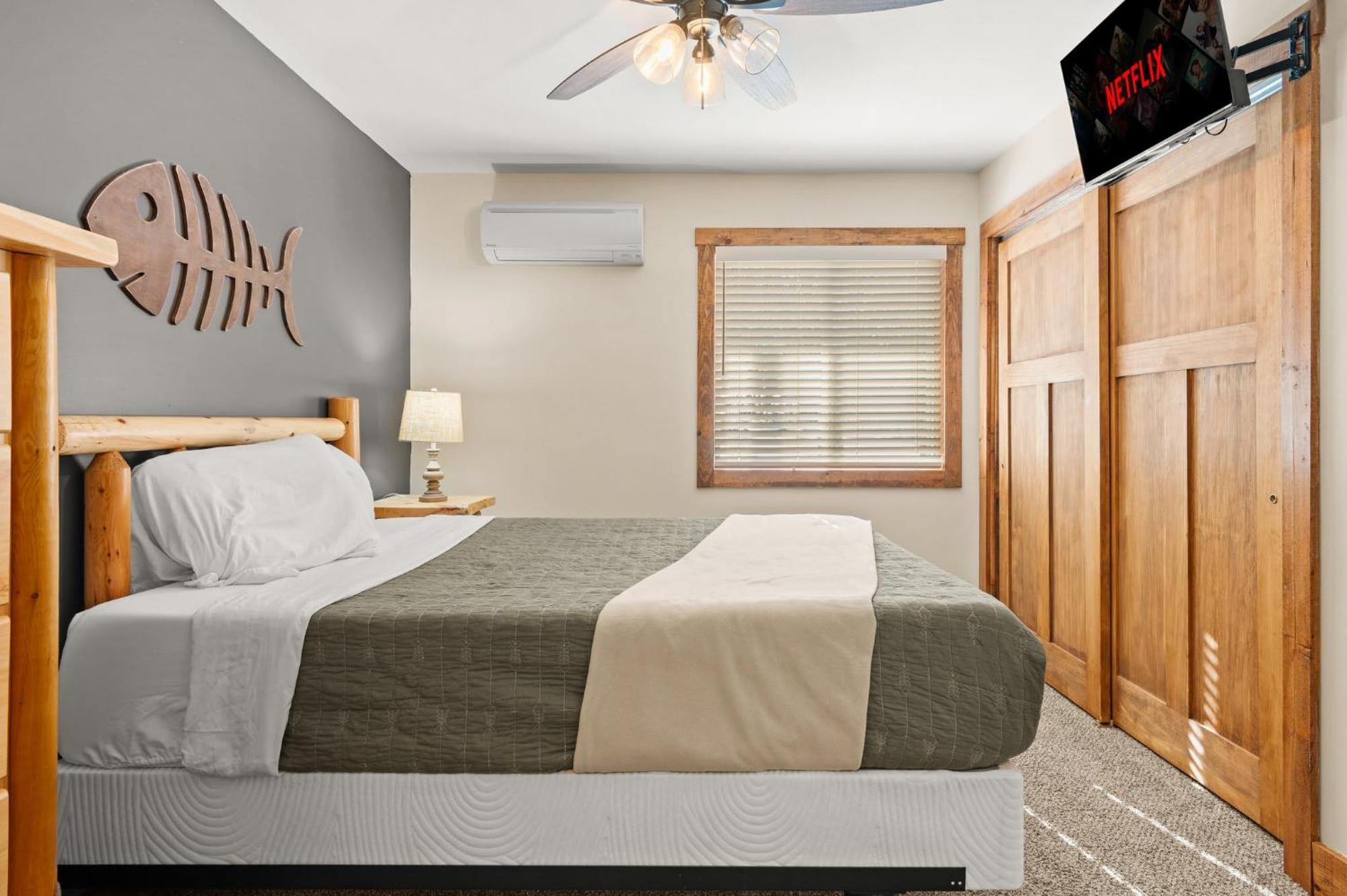 Luxury Sleeps 22 Game Loft Hot Tub Etc