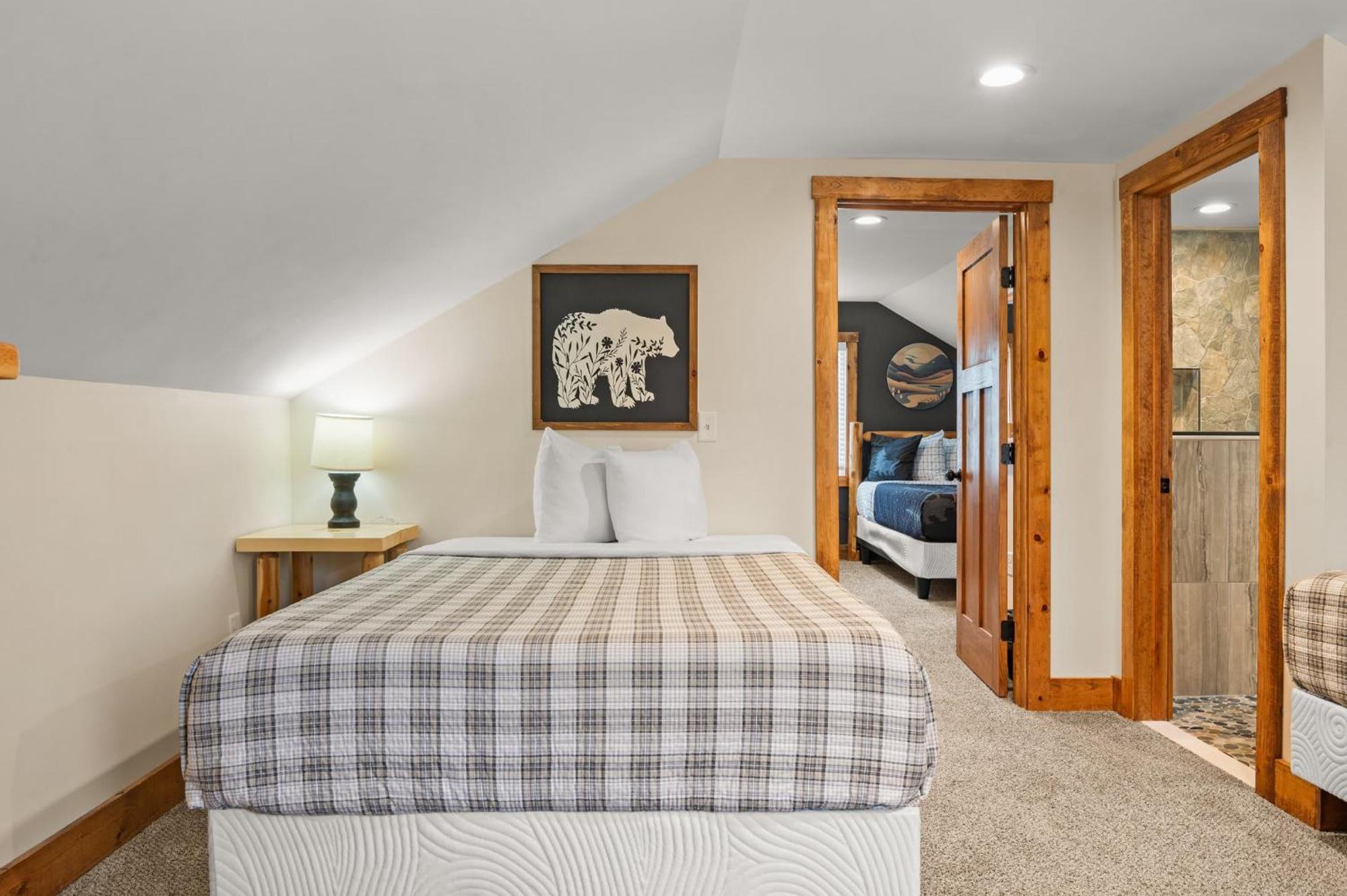 Luxury Sleeps 22 Game Loft Hot Tub Etc *