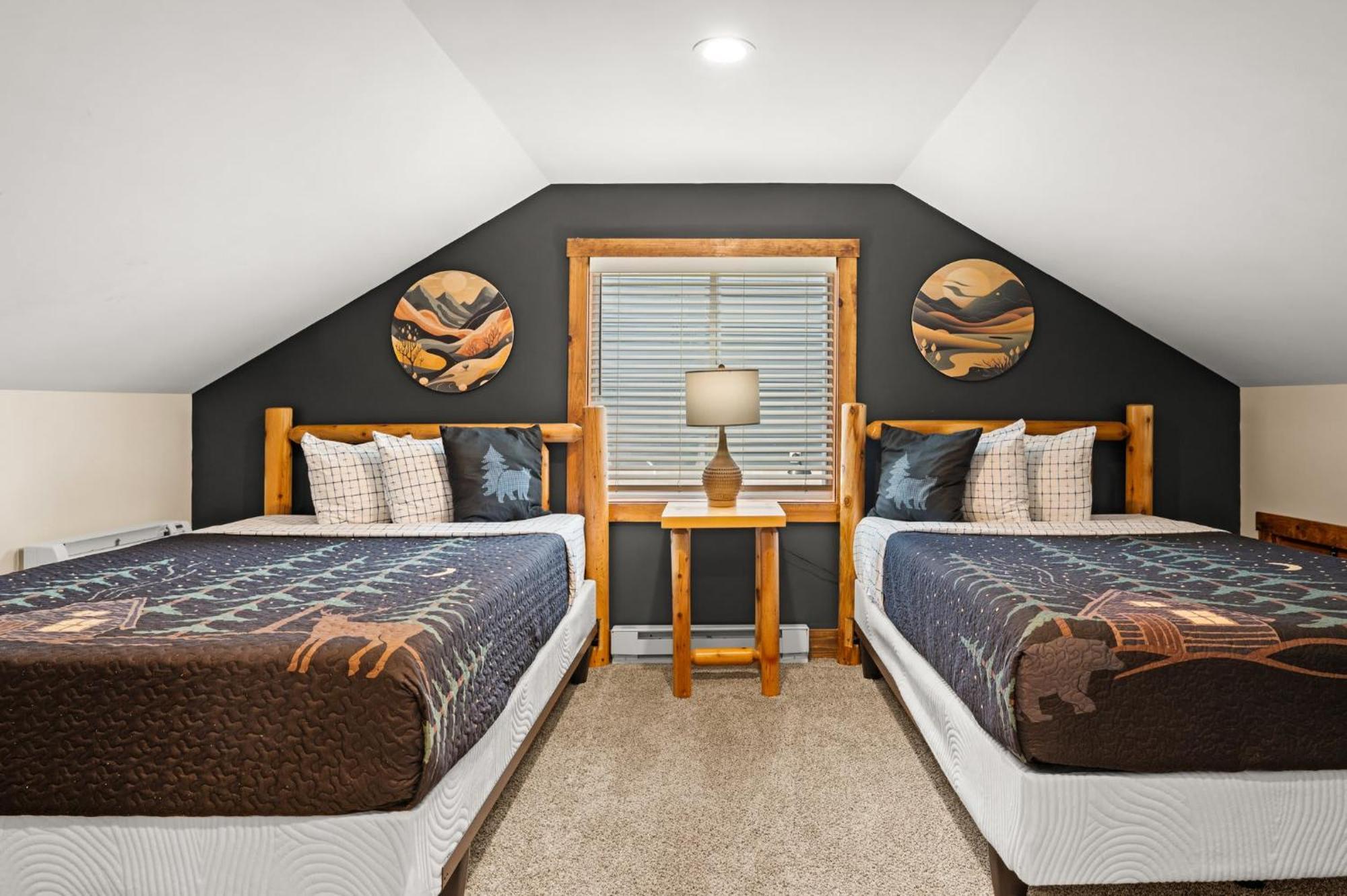 Luxury Sleeps 22 Game Loft Hot Tub Etc * Lake Harmony