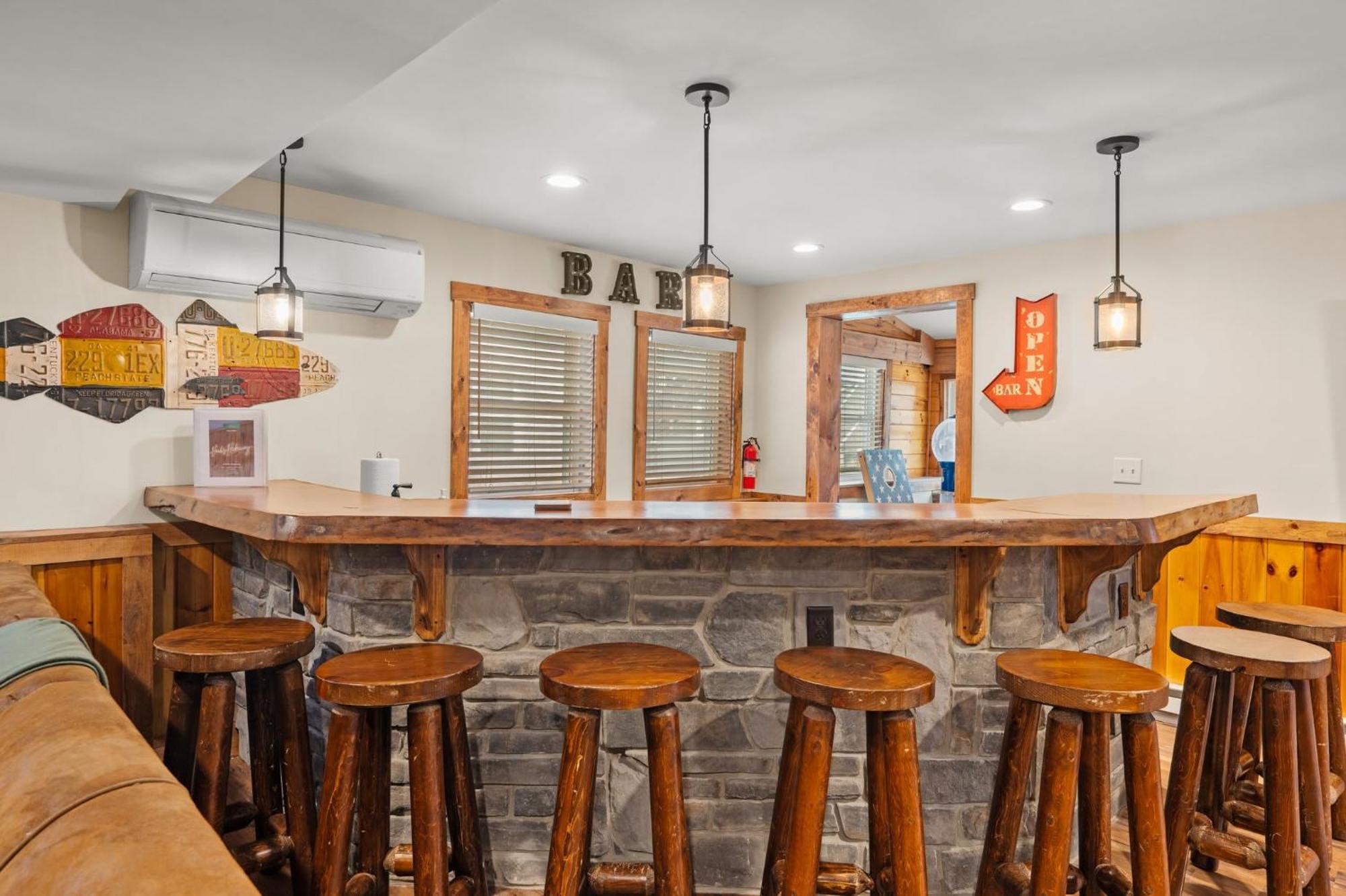 Luxury Sleeps 22 Game Loft Hot Tub Etc Lake Harmony